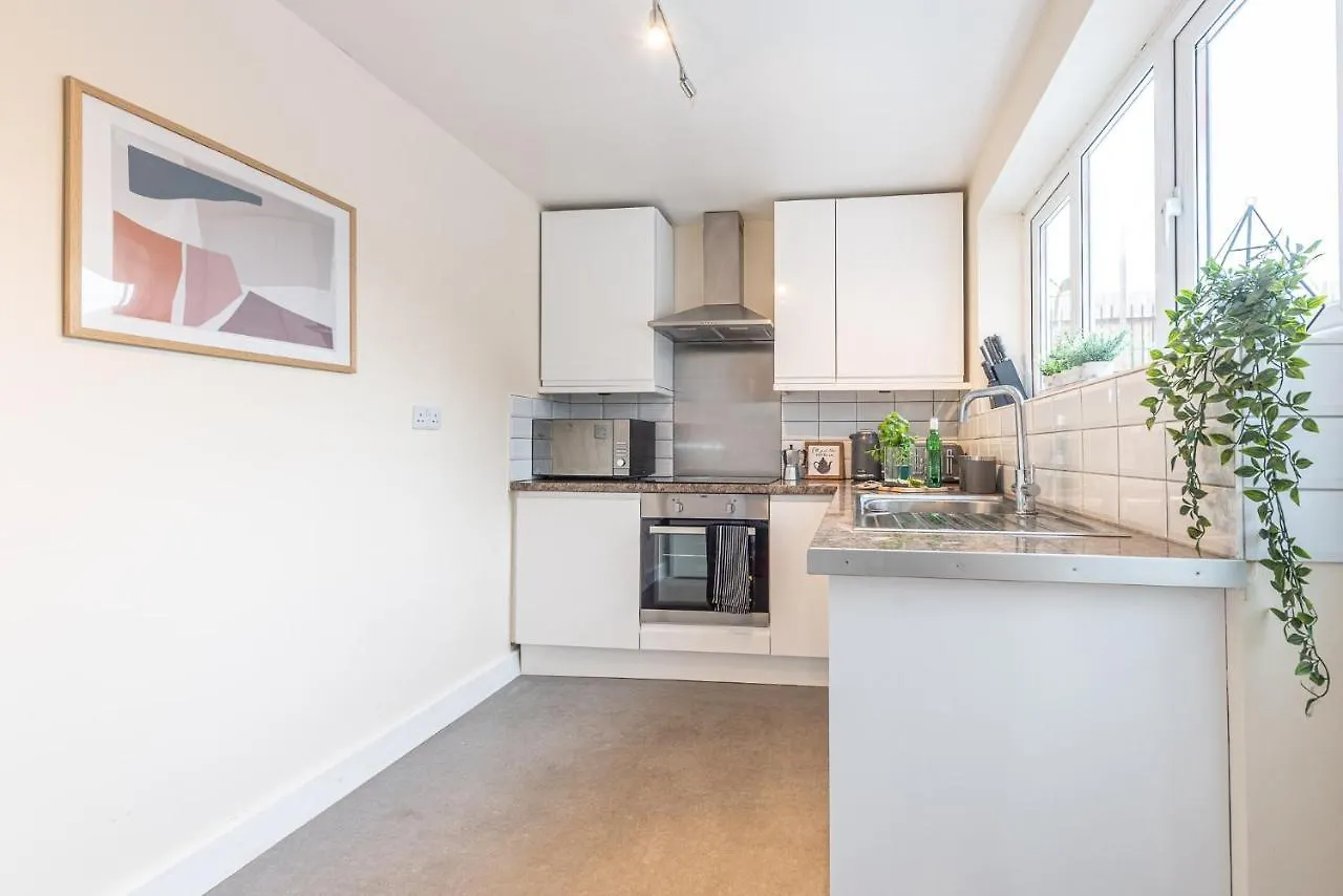 Chester City Centre Cozy 3-Bedroom Home United Kingdom