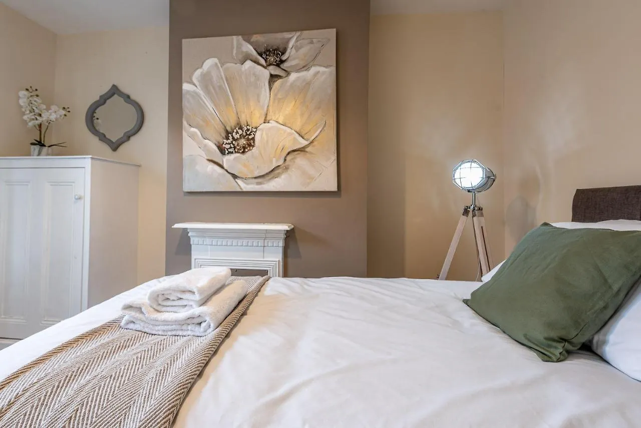 Apartment Chester City Centre Cozy 3-Bedroom Home